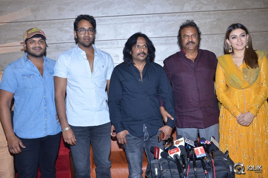 Luckkunnodu-Movie-Team-at-Forum-Sujana-Mall
